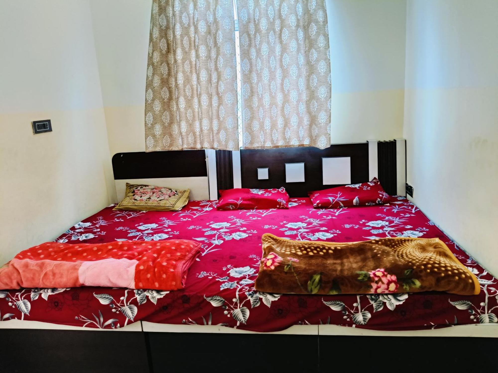 Jai Hanuman Guest House Palsana  المظهر الخارجي الصورة