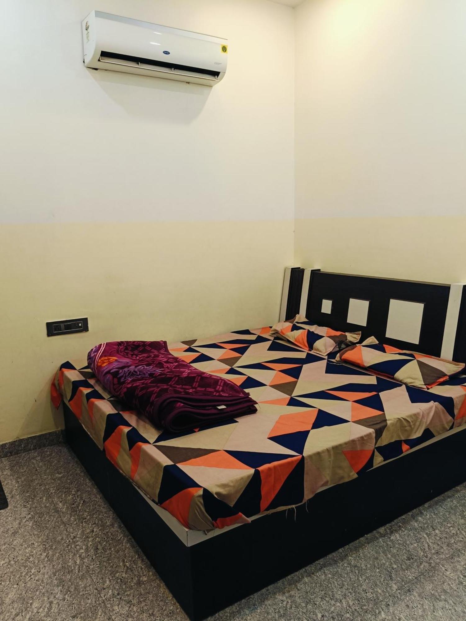 Jai Hanuman Guest House Palsana  المظهر الخارجي الصورة