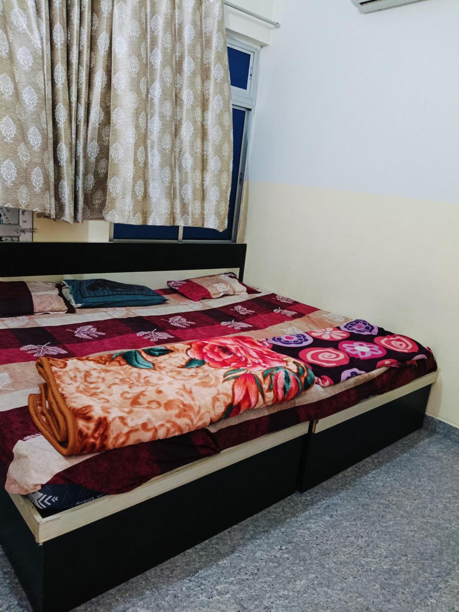 Jai Hanuman Guest House Palsana  المظهر الخارجي الصورة