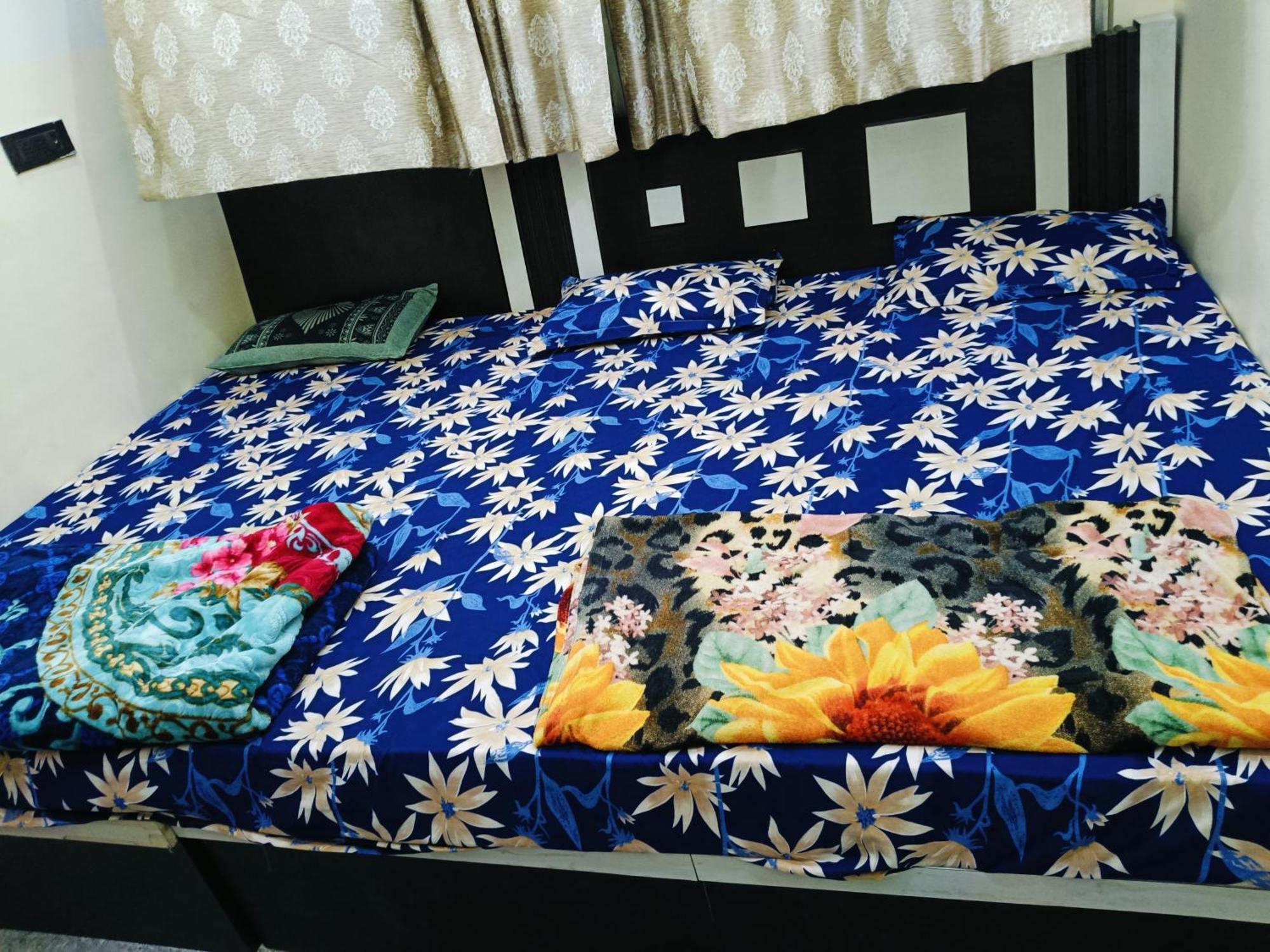 Jai Hanuman Guest House Palsana  المظهر الخارجي الصورة