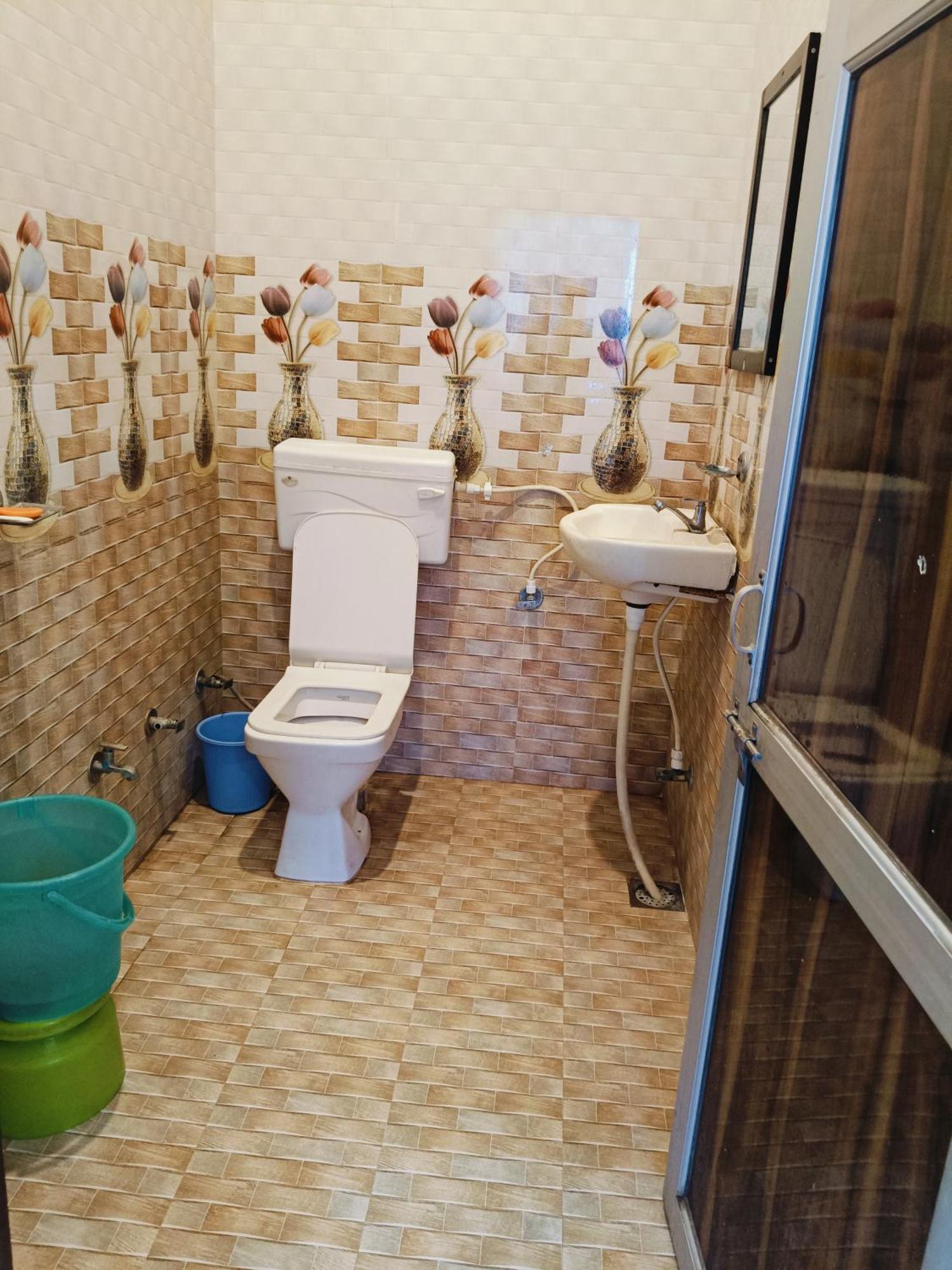 Jai Hanuman Guest House Palsana  المظهر الخارجي الصورة