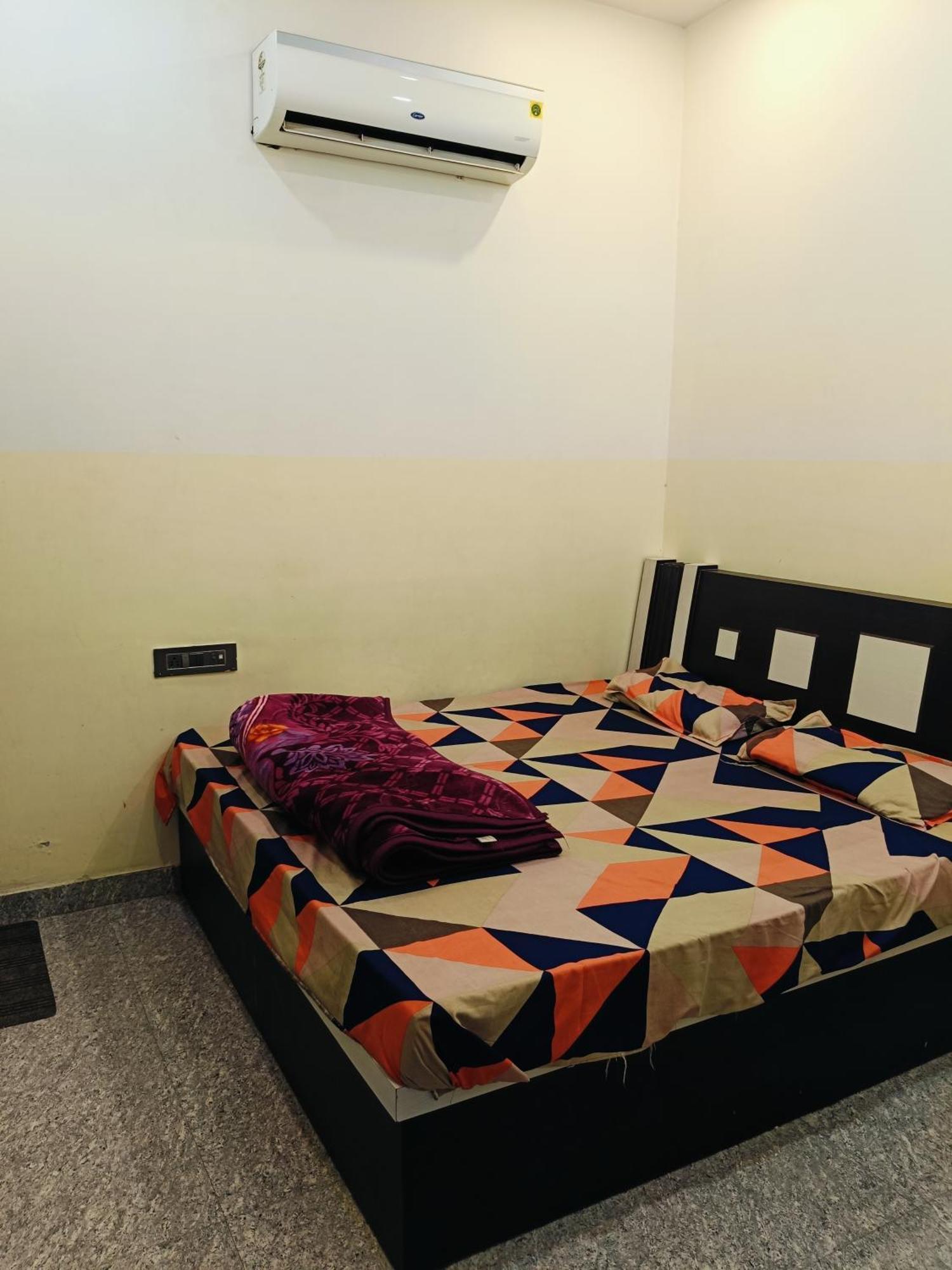 Jai Hanuman Guest House Palsana  المظهر الخارجي الصورة