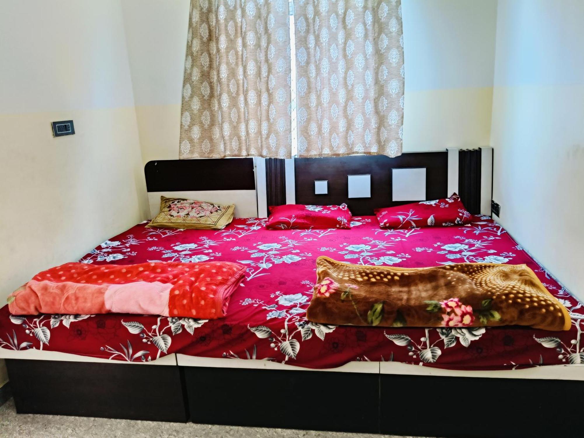 Jai Hanuman Guest House Palsana  المظهر الخارجي الصورة