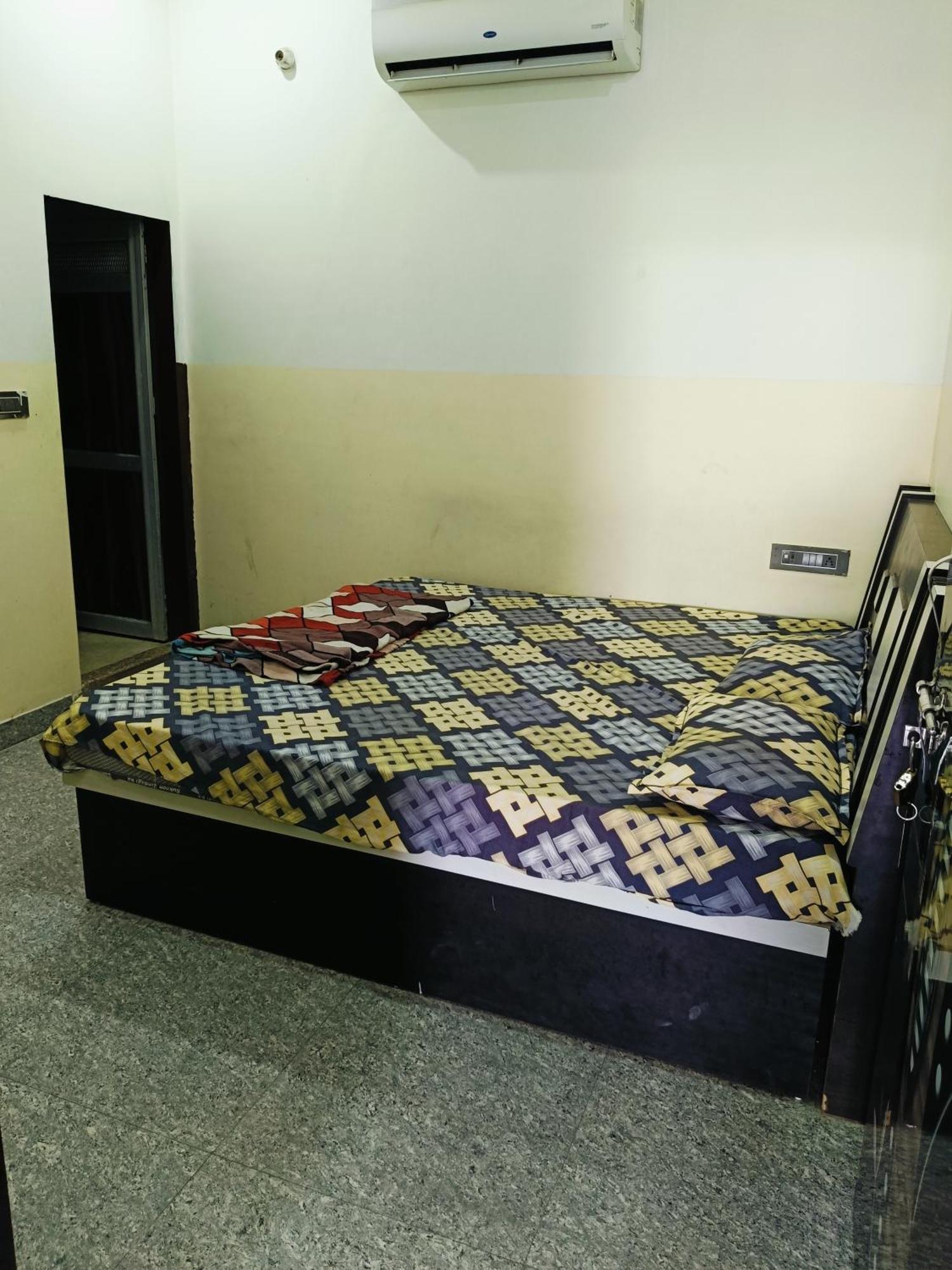 Jai Hanuman Guest House Palsana  المظهر الخارجي الصورة