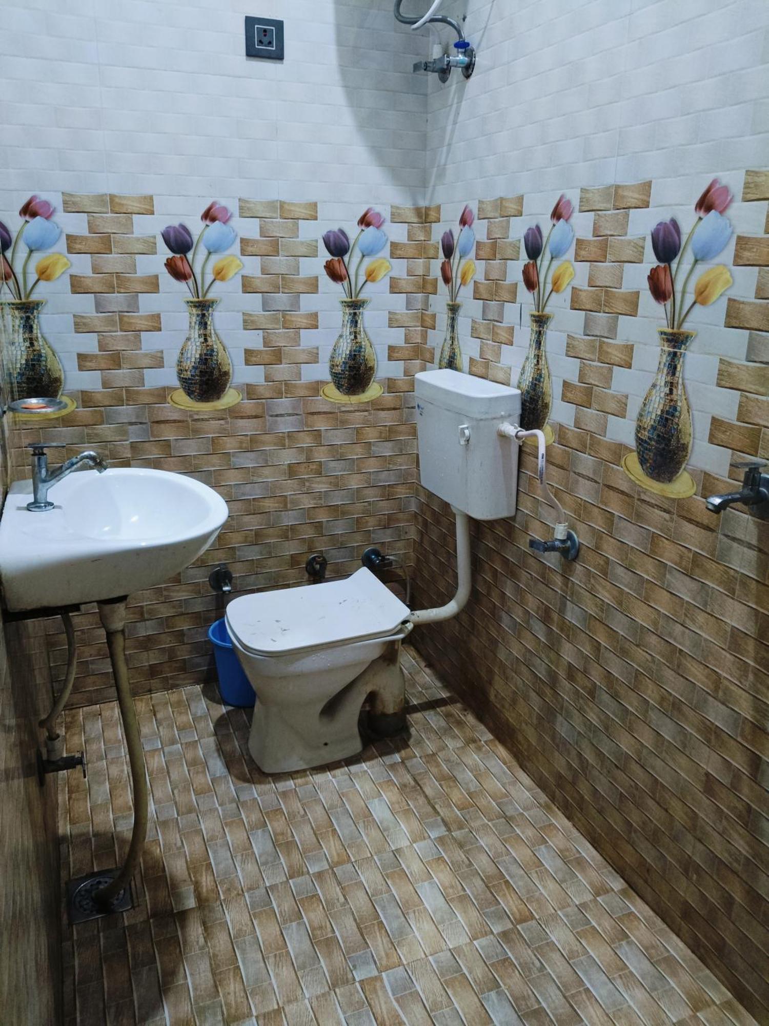 Jai Hanuman Guest House Palsana  المظهر الخارجي الصورة