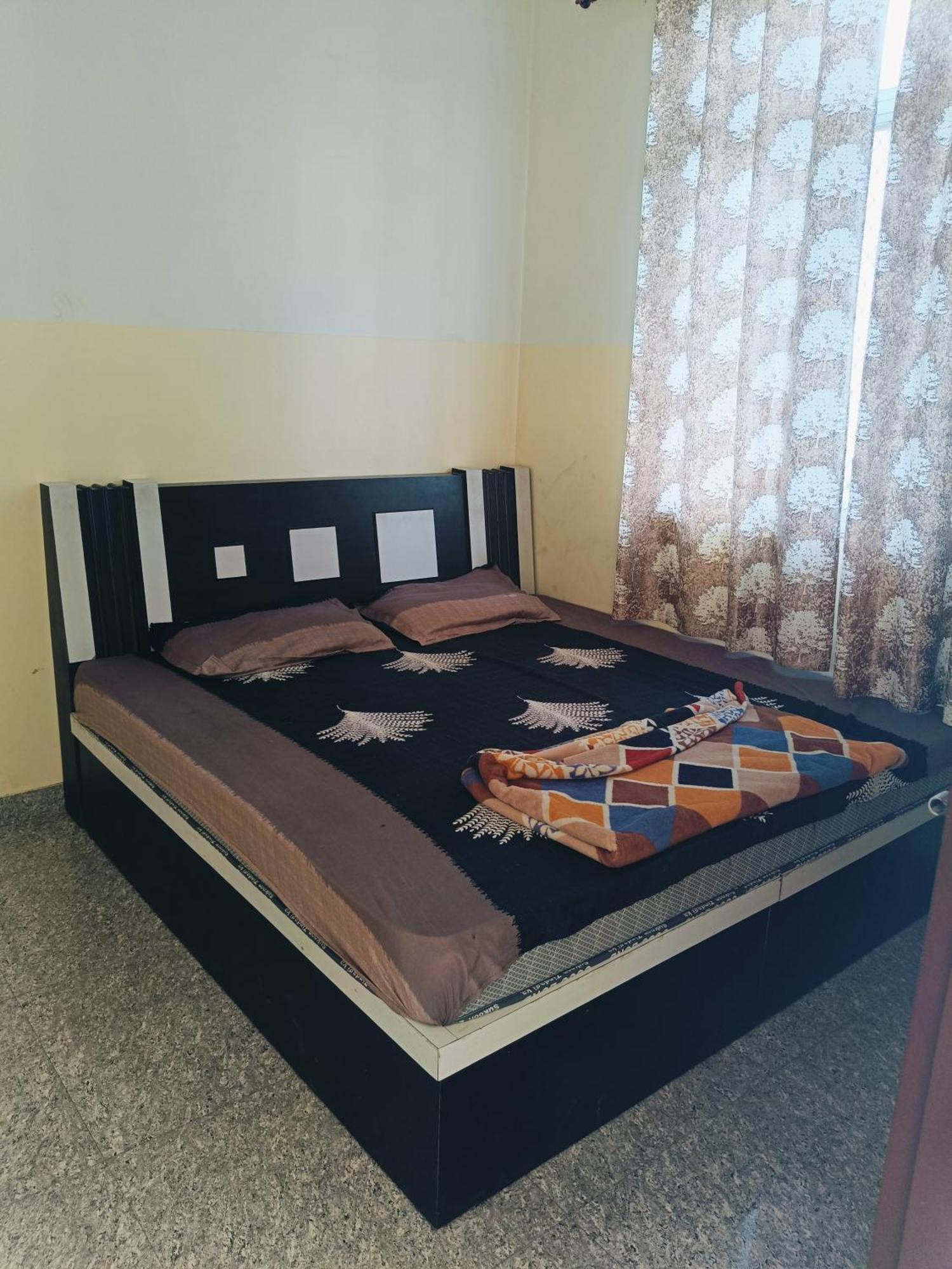 Jai Hanuman Guest House Palsana  المظهر الخارجي الصورة
